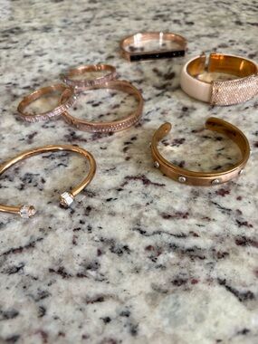 Henri Bendel Jewelry. Rose Gold Tone